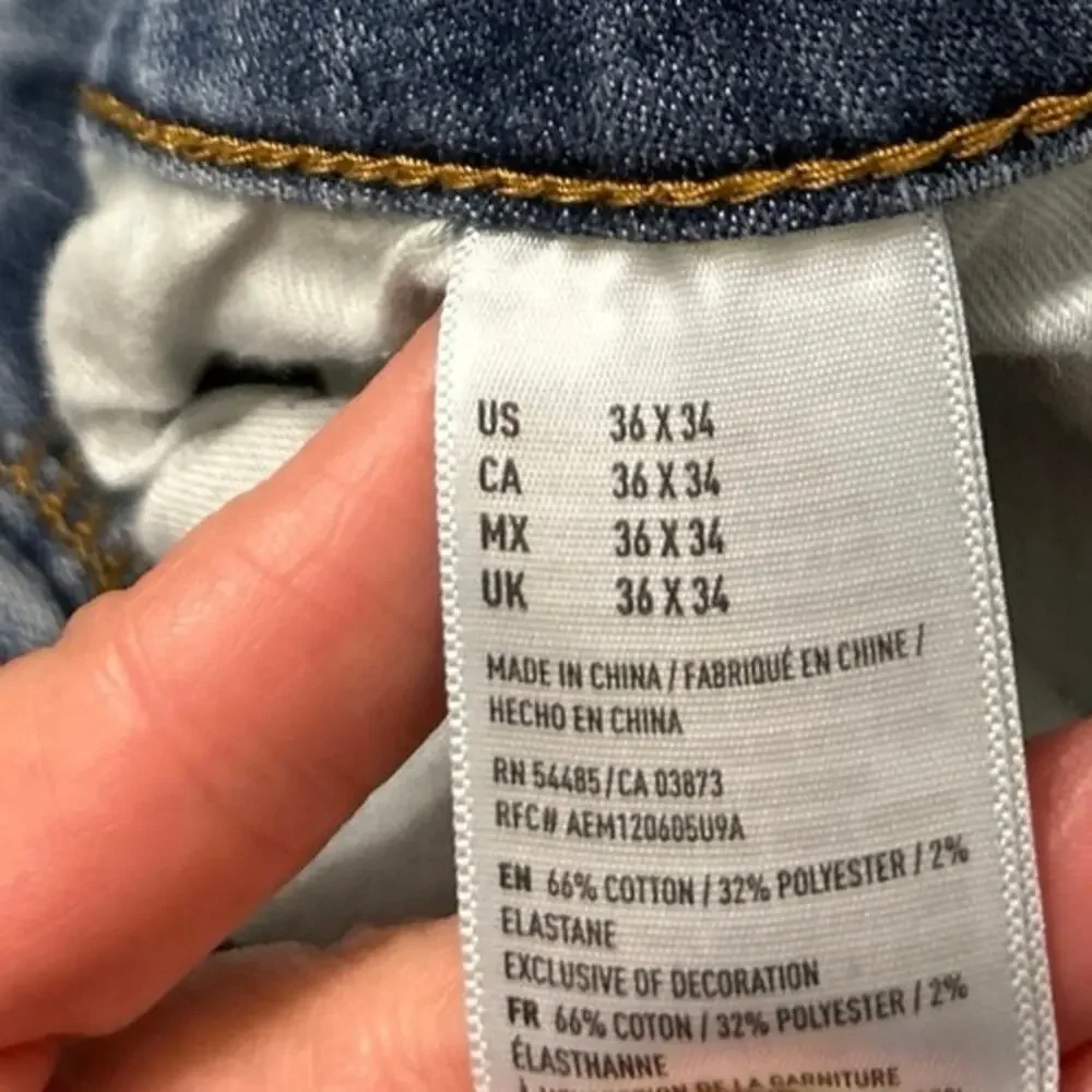 AMERICAN EAGLE Extreme Flex 4 Slim Straight Distressed Light Wash Jeans 36x34